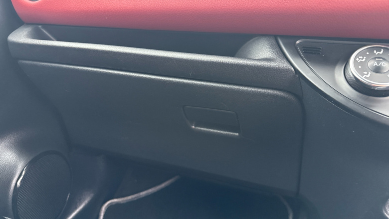 Toyota Yaris 1.5 VVT-i Blue Bi-tone 5dr Petrol Hatchback